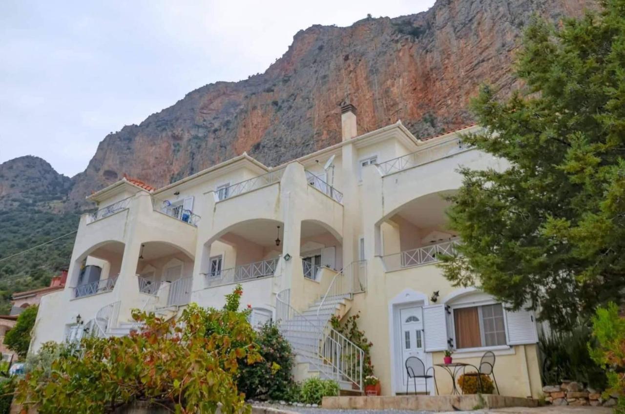 West Red Rock And View Leonidio Maisonette Studio Екстер'єр фото